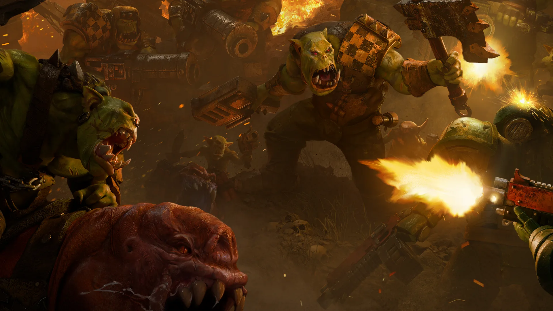 Artwork officiel de Dawn of War IV, moitié basse de l’illustration : mêlée au sol entre Orks et Space Marines, tirs et fumée sur une dominante orange. ⛔ Aucune marque dans le cadre.